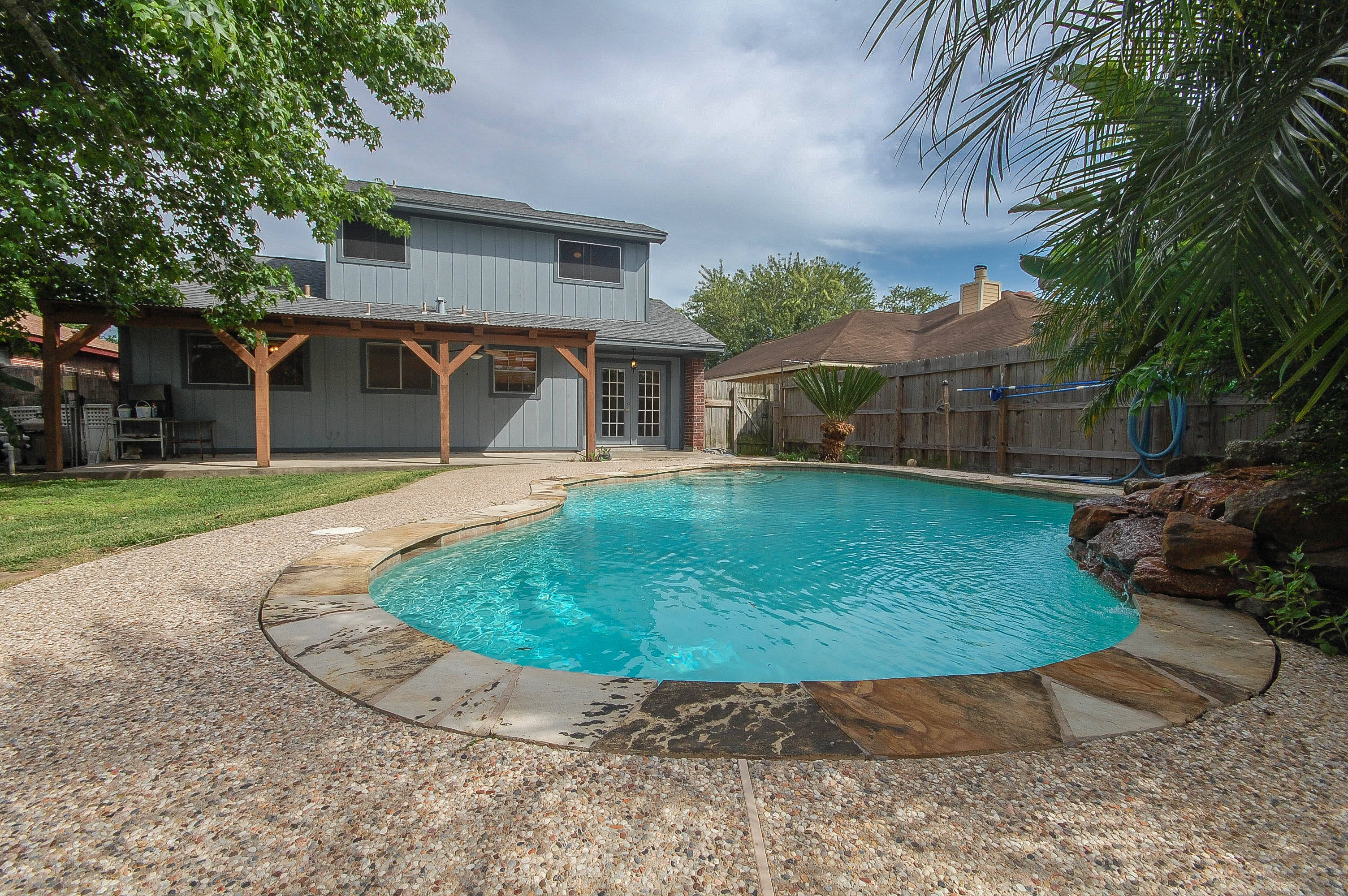 3107 Edgewood JUST LISTED in Dickinson!